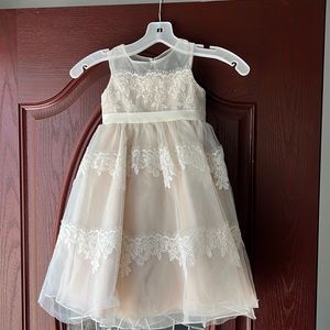 David’s Bridal Flower Girl Dress in Ivory/Cream
